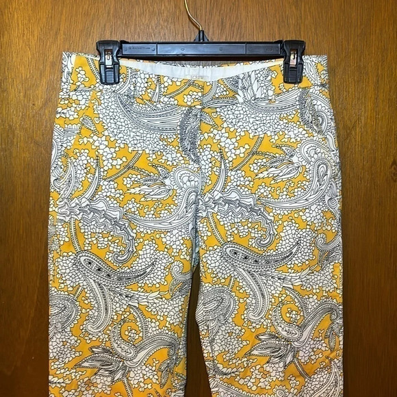 J. Crew Printed Skimmer Pant Yellow Stretch Pants Size 2 Office or Casual - Picture 7 of 9